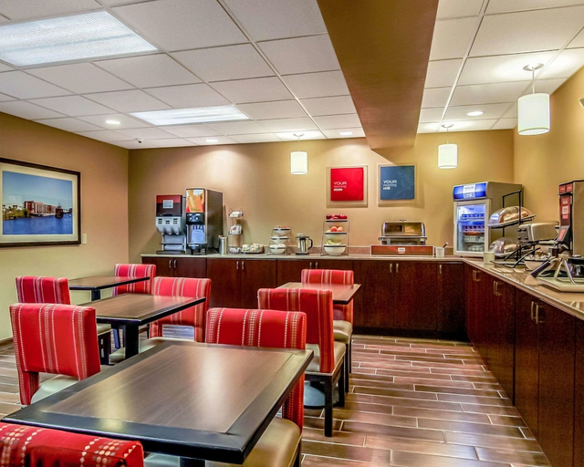 Food & Drinks 5, Comfort Inn & Suites Grafton - Cedarburg, Ozaukee