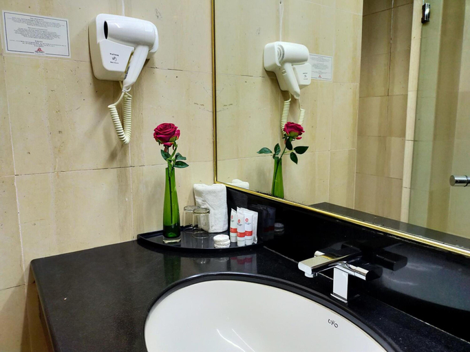 Bathroom 5, Tang Dynasty Hotel, Kota Kinabalu