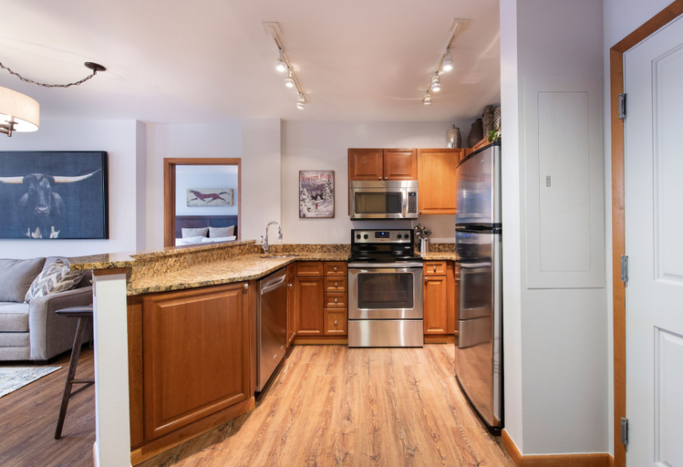 Private kitchen 2, Zephyr Mountain Lodge - Winter Park Vacation Condos, Grand