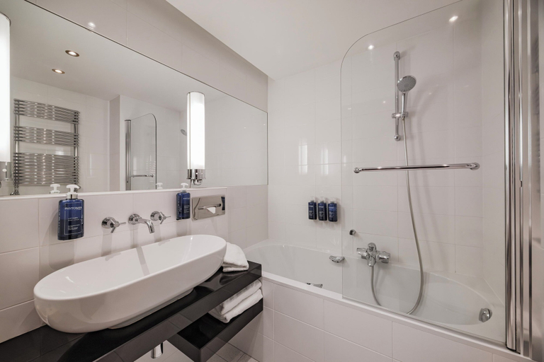 Bathroom 4, YONA ex Le Parc Hôtel, Bas-Rhin