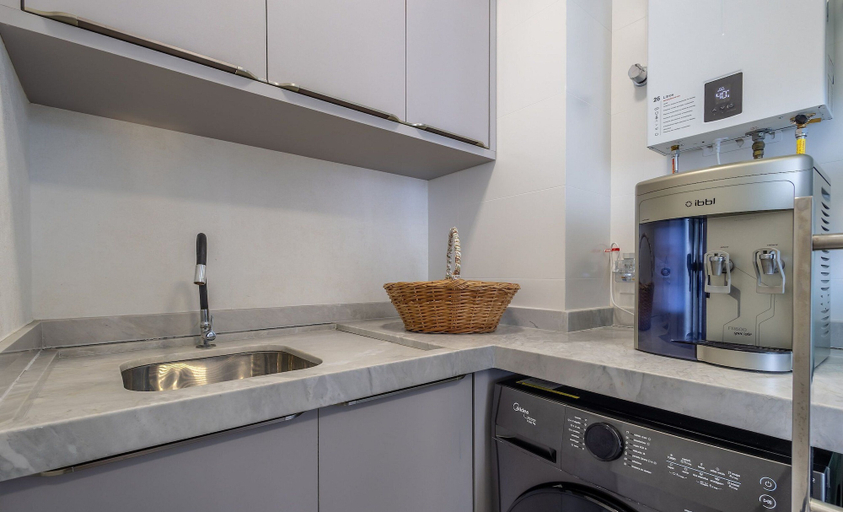 Private kitchen 5, Apts in Building w/ Pool 120 m From the Beach - LTT, Piçarras