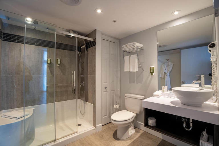 Bathroom 5, Hotel Lac Brome, BW Signature Collection, Brome-Missisquoi