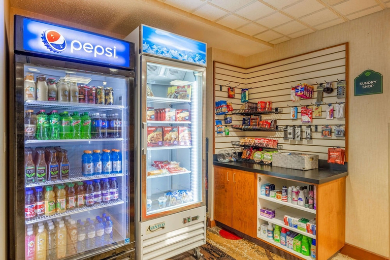 Food & Drinks 5, Wingate by Wyndham Gillette, Campbell