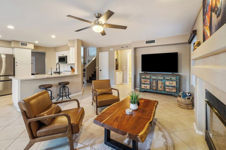 Living area 4, Tranquil Retreat in Cave Creek, Maricopa