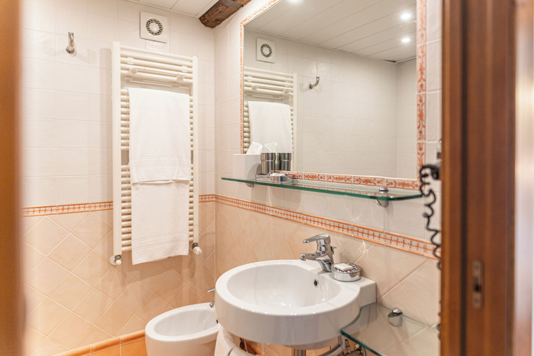 Bathroom 4, Il Roncal Wine Resort, Udine