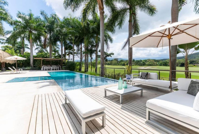 Room 3, w Amazing 4BR Villa w Pool at Mesa de Yeguas, Anapoima