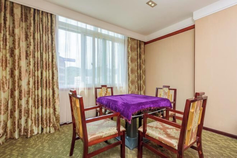 Room 5, Guangyuezhen Hotel (Baise High-Speed Railway Station), Baise