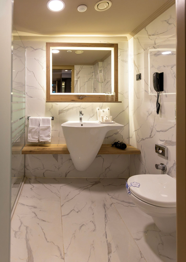 Bathroom 5, Delta Hotels by Marriott Antalya Lara, Antalya