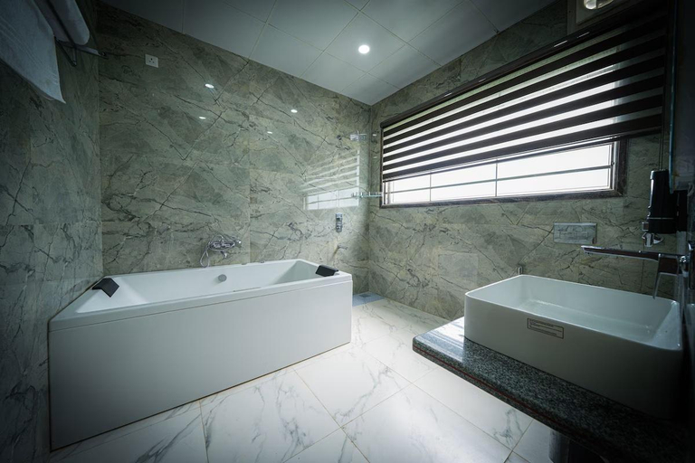 Bathtub 5, Saalak Jhumelo Resort Dehradun, Dehradun