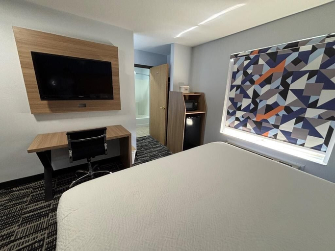 Room 3, Jacksonville Inn & Suites, Morgan