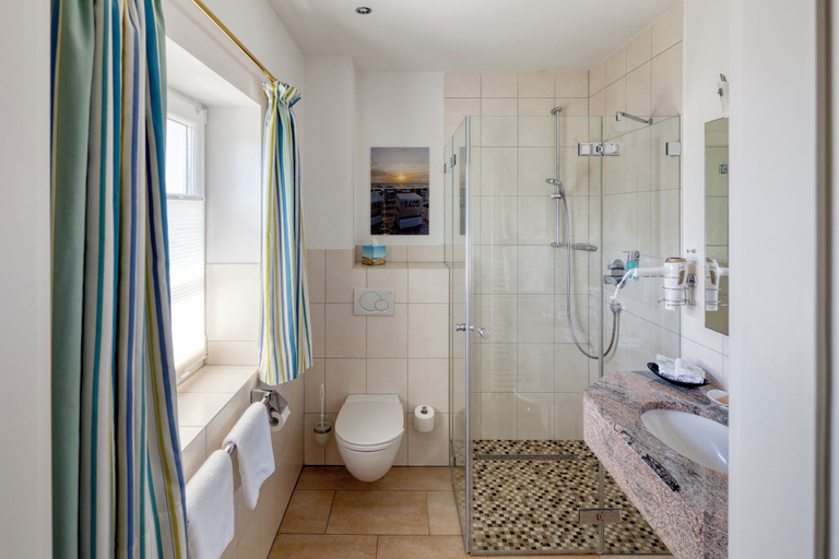 Bathroom 5, Fitschen am Dorfteich, Nordfriesland