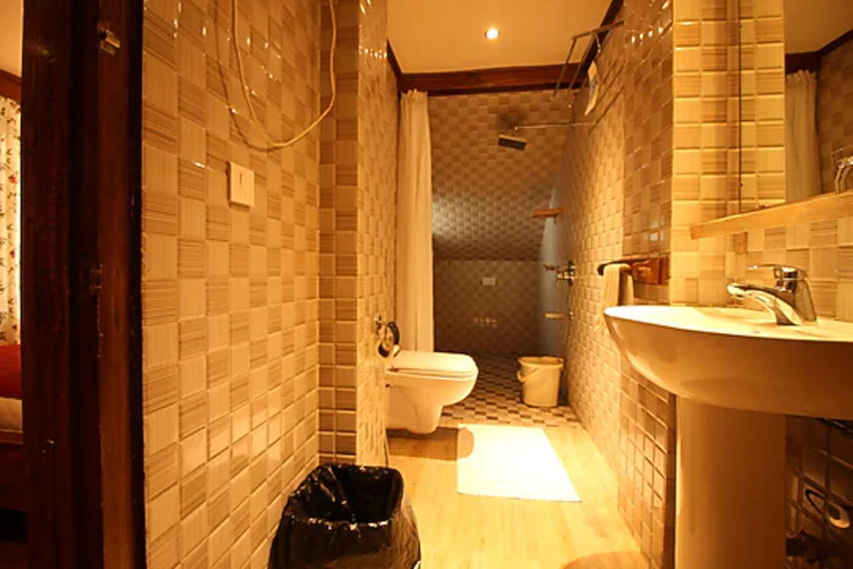 Bathroom 3, The Shillong Bed and Breakfast, East Khasi Hills