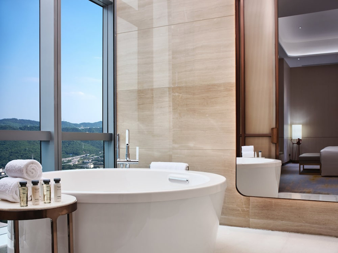 Bathroom 4, InterContinental Chongqing Raffles City by IHG, Chongqing