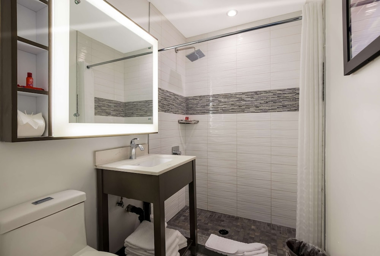 Bathroom 4, Sunset West Hotel, Surestay Collection By Bw, Los Angeles