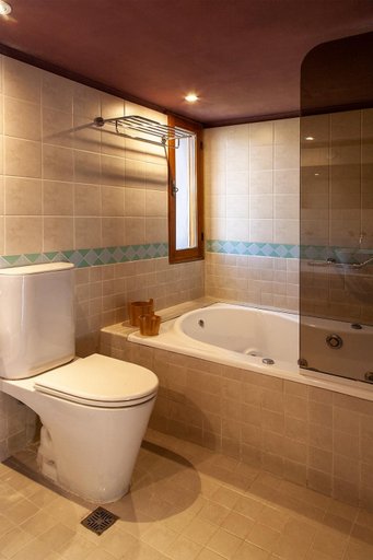 Bathroom 3, La Comarca Hotel, Tumbaya