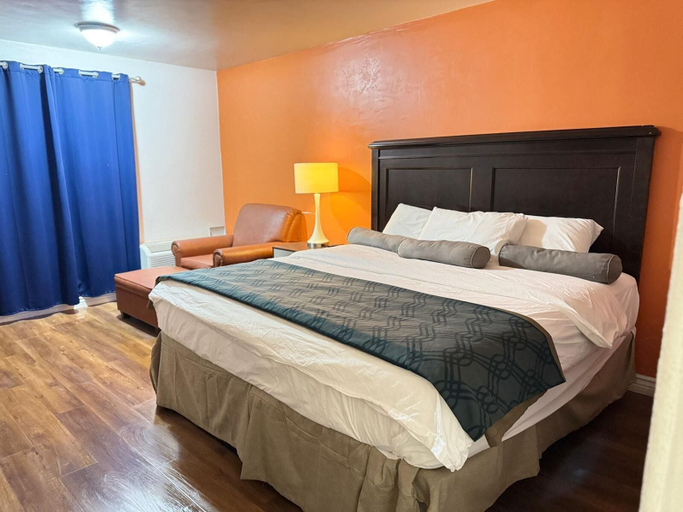 Bedroom 3, Alien Residence Inn, Reeves