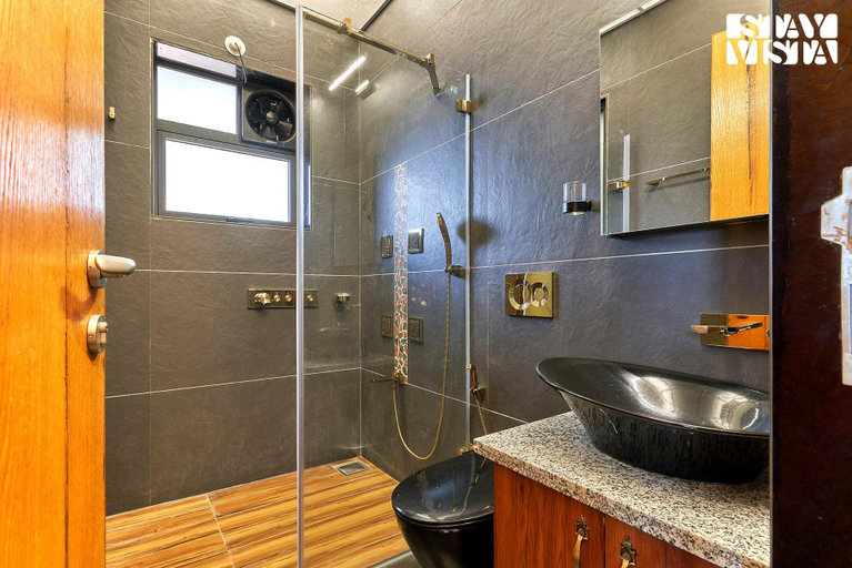 Bathroom 4, StayVista at Sunflower Villa, Satara