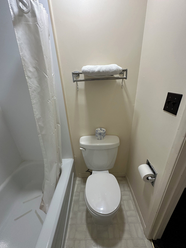 Bathroom 4, Auberge Eldo Inn, Lake Hurron