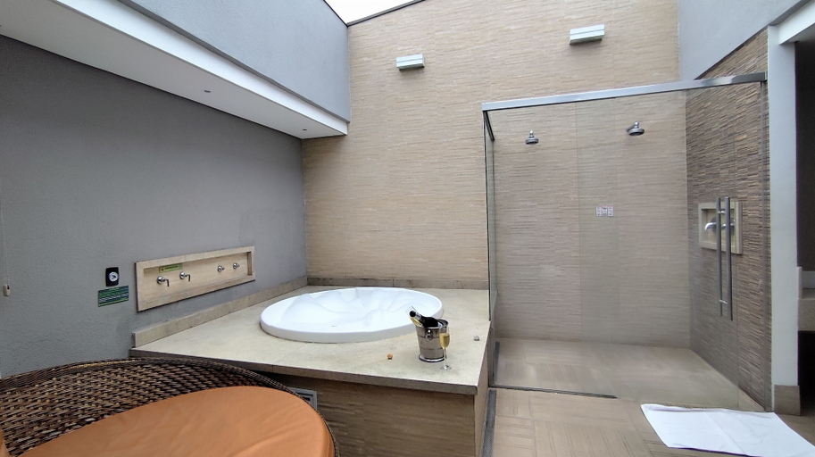 Bathroom 2, Mint Motel, Guarulhos