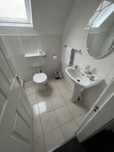 Bathroom 2, Newcastle Townhouse