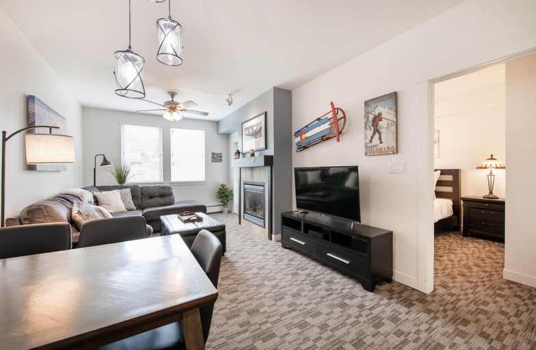 Living area 3, Winter Park Resort Lodging - Convenient Condos, Grand