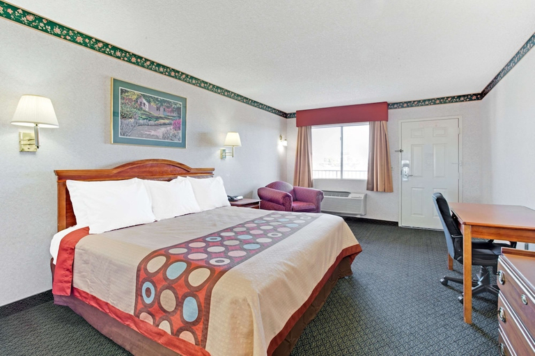 Bedroom 3, Super 8 by Wyndham Tucson Downtown Convention Center, Pima