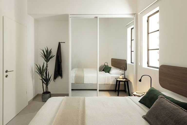 Bedroom 4, Mr. Rothschild by TLV2GO