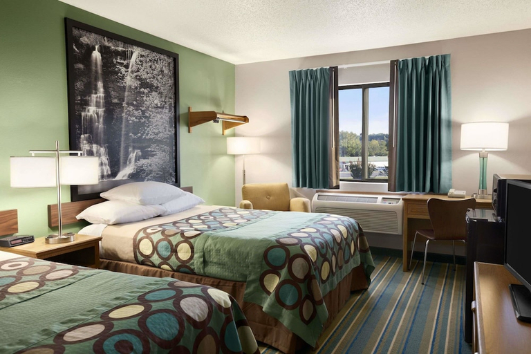 Bedroom 3, Super 8 by Wyndham Batesville, Independence