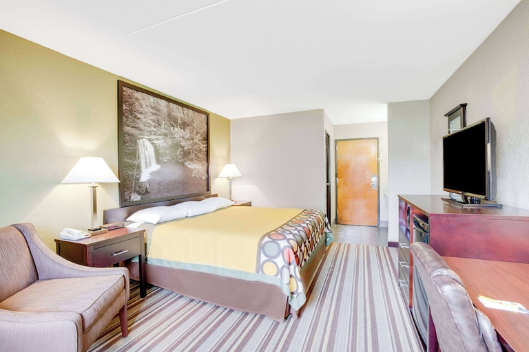 Bedroom 3, Super 8 by Wyndham Morrilton, Conway