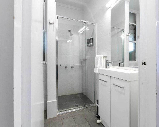 Bathroom, Tahmoor Inn, Wollondilly