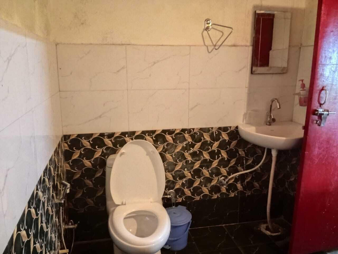 Bathroom 3, Ooncha Dana Home Stay, Nainital