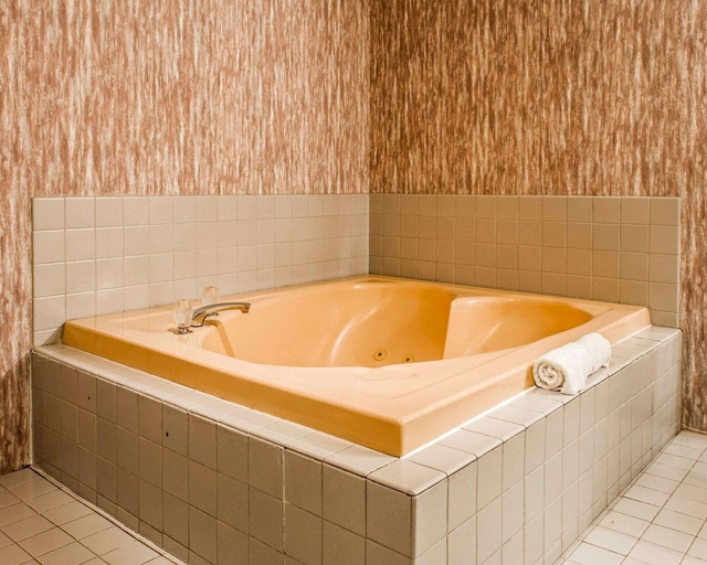 Bathroom 5, Quality Inn & Suites Goldendale, Klickitat