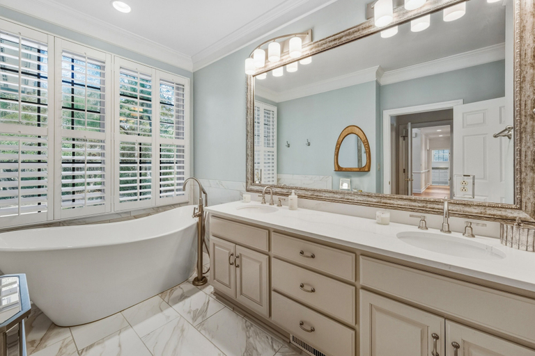 Bathroom 3, The Marsh Fox 5 Bedroom Home, Georgetown