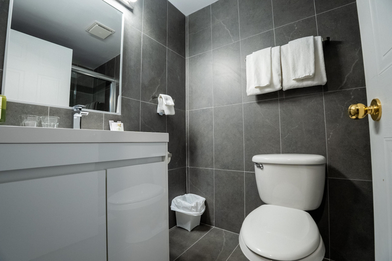 Bathroom 4, Hotel Lac Brome, BW Signature Collection, Brome-Missisquoi