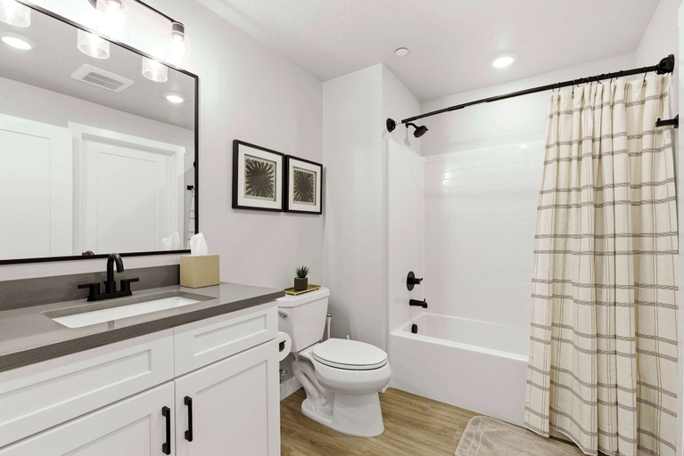 Bathroom 4, Sand Yeti 2bdr Resort Condo, Washington