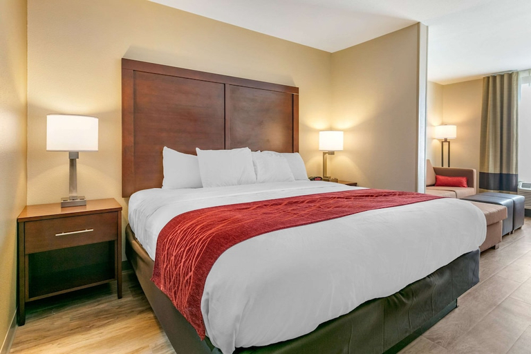 Bedroom 3, Comfort Inn & Suites Van Buren - Fort Smith, Crawford