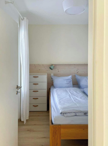 Bedroom 4, House in Reed 1 - Apartment 2, Leipzig