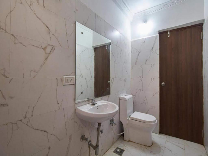 Bathroom 2, SHIVAM RESORT, North Goa