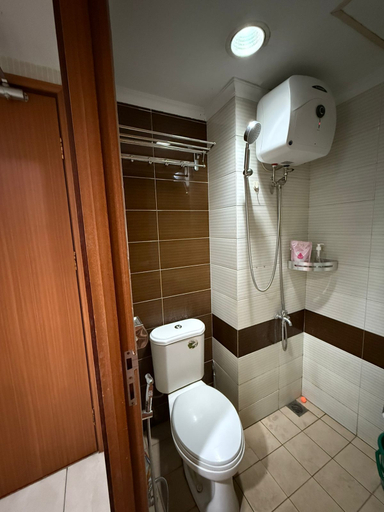 Bathroom 5, StayRoom Apartemen, Depok