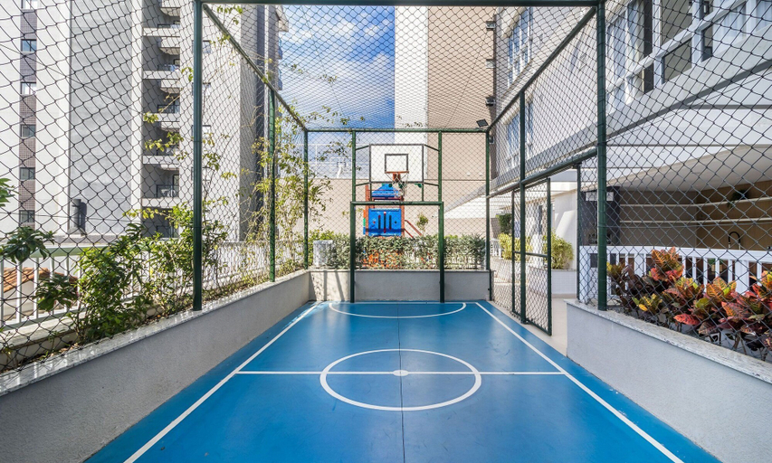 Sport court, Apts in Building w/ Pool 120 m From the Beach - LTT, Piçarras