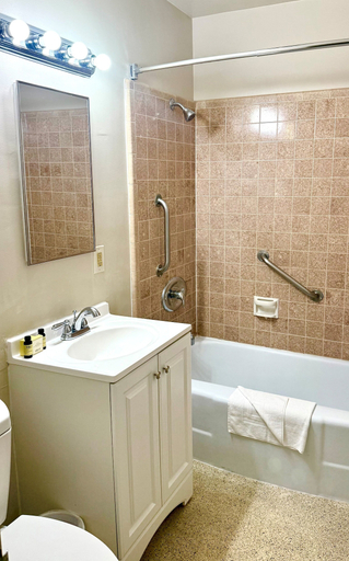 Bathroom 5, La Jolla Riviera Inn, San Diego