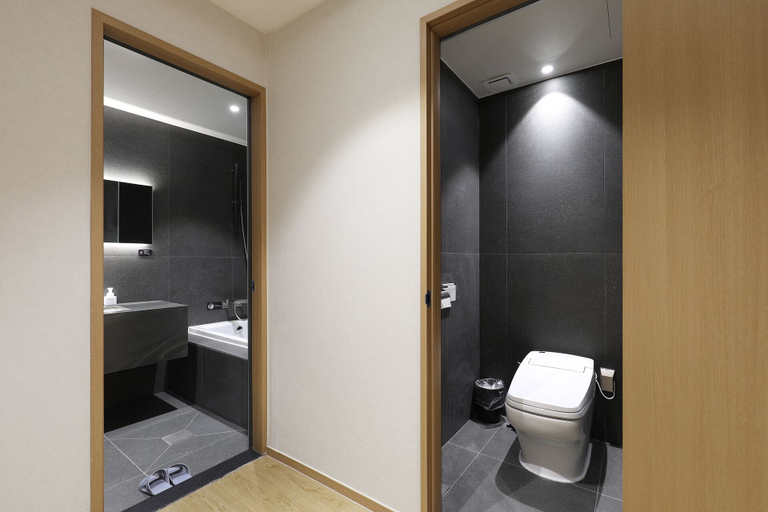 Bathroom 3, Browndot Bucheon, Bucheon