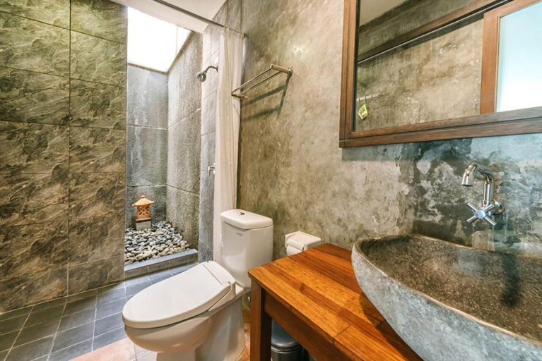 Bathroom 5, ME Villa Echo Beach Batu Mejan, Badung