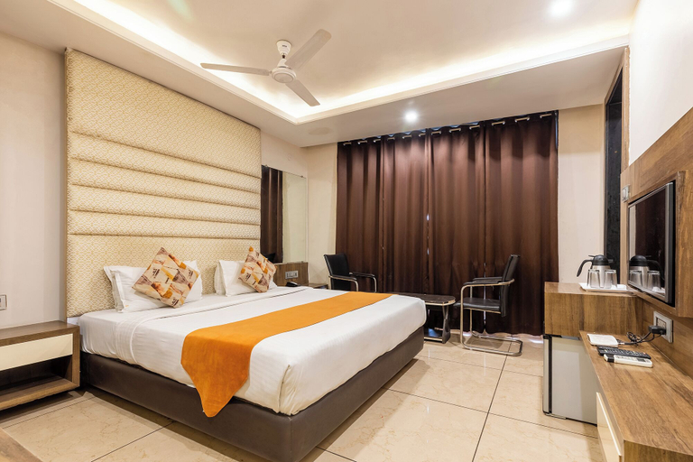 Bedroom 4, FabHotel Prime The Bentree, Bhopal