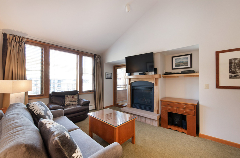 Living area 3, Winter Park Resort Lodging - Zephyr Mountain Condos, Grand