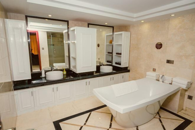 Bathroom 4, Ronzou International Hotel, Yulin