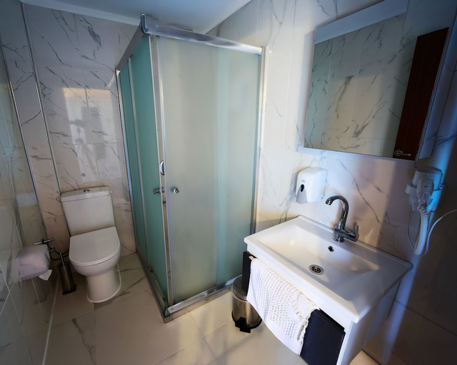 Bathroom 5, Sari Kosk Hotel, Çayeli