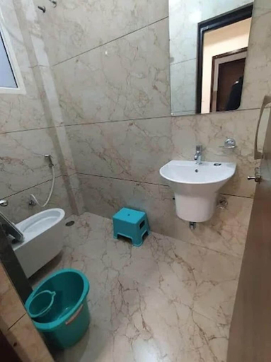 Bathroom 3, MI Rooms, Hoshiarpur