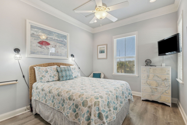 Room 3, 1947 S Fletcher 2 Bedroom Townhouse, Nassau