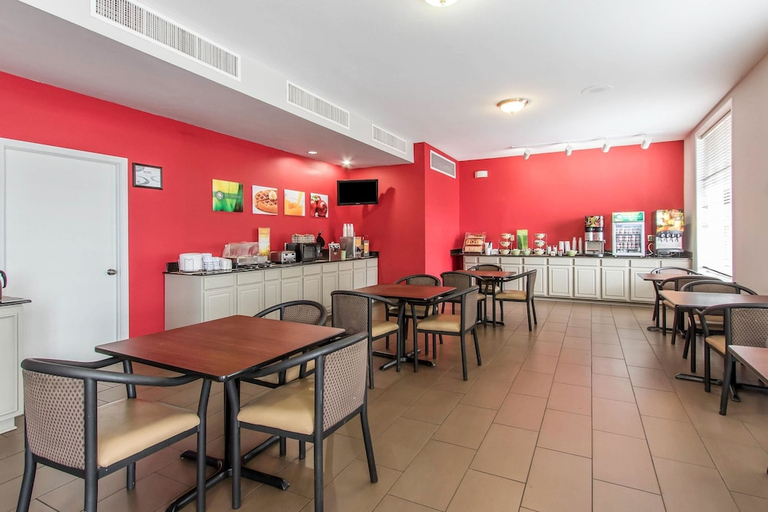 Food & Drinks 5, Quality Inn Downtown Historic District, Mobile
